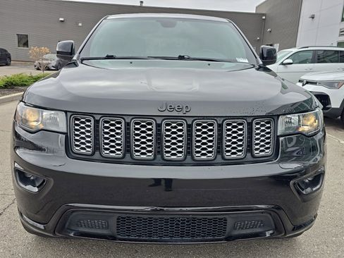 Used 2019 Jeep Grand Cherokee Altitude image 4