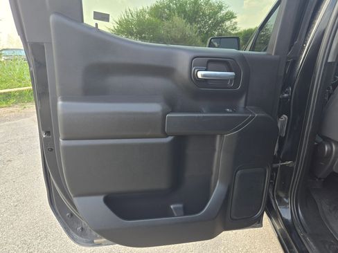 Used 2021 Chevrolet Silverado 1500 Custom Trail Boss w/ LPO, Dark Essentials Package AWD/4WD image 15
