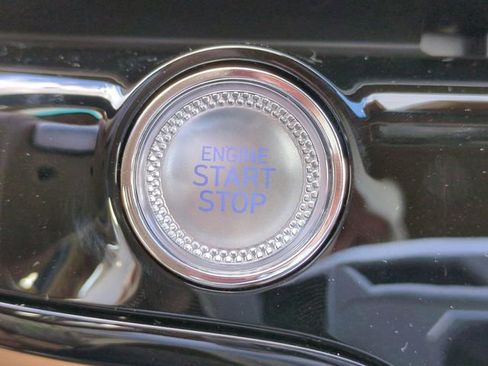 Used 2025 Genesis G80 2.5T Advanced image 14