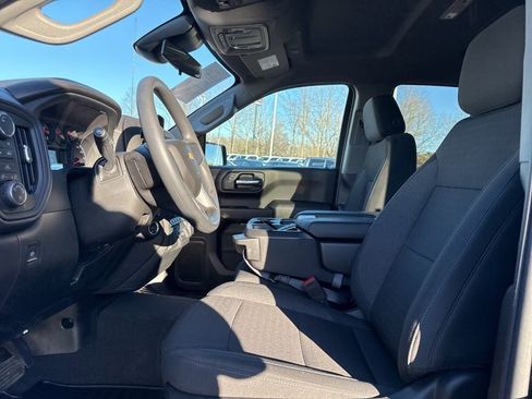 Used 2024 Chevrolet Silverado 1500 Custom image 9