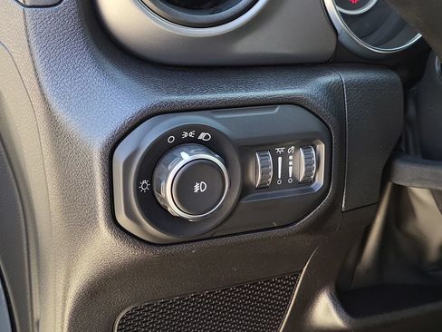 Used 2022 Jeep Wrangler Unlimited Sport AWD/4WD image 17