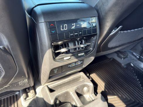 Used 2023 Jeep Grand Cherokee L Laredo RWD image 30