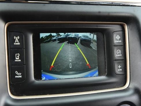 Used 2017 Jeep Grand Cherokee Laredo AWD/4WD image 12