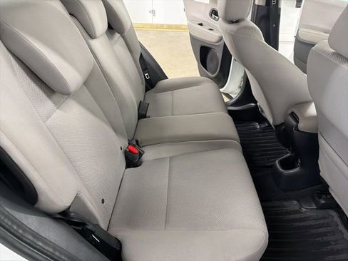 Used 2016 Honda HR-V LX image 12