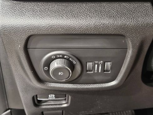 Used 2021 Jeep Grand Cherokee L Limited AWD/4WD image 27