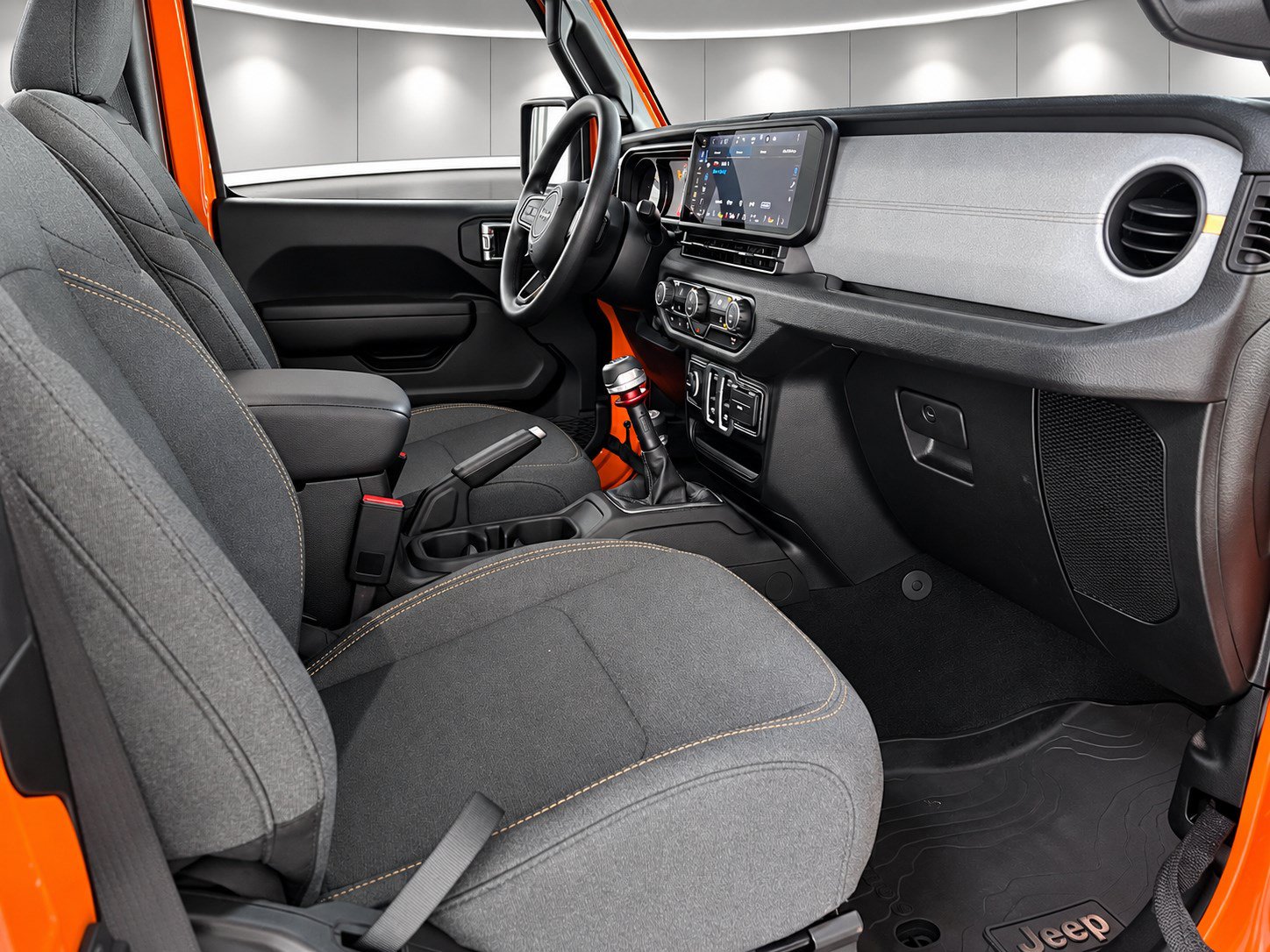 Used 2025 Jeep Wrangler Sport AWD/4WD image 22