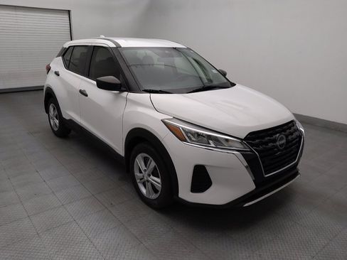 Used 2024 Nissan Kicks S FWD image 13