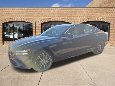 Used 2025 Genesis G70 2.5T image 7