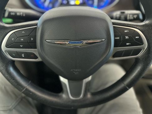 Used 2021 Chrysler Voyager Lxi FWD image 17