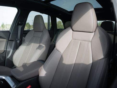 New 2025 Audi Q5 Premium Plus image 17