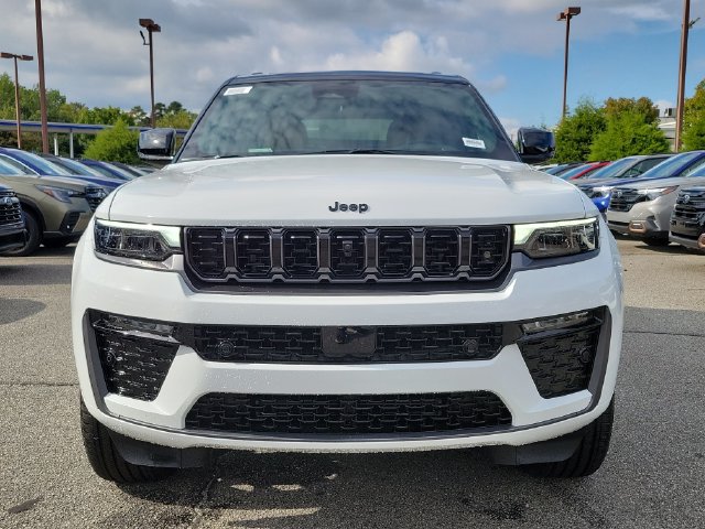 New 2027 Jeep Grand Cherokee Summit w/ Adv Protech Group IV AWD/4WD image 2