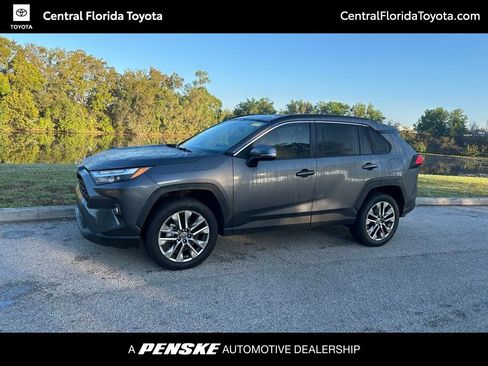 Used 2022 Toyota RAV4 XLE Premium image 1