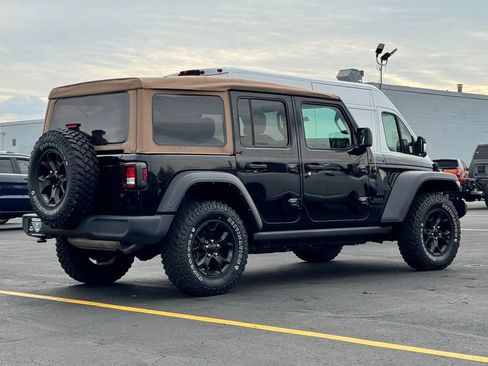 Used 2022 Jeep Wrangler Unlimited Sport AWD/4WD image 7