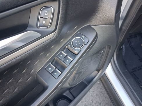 Used 2020 Ford Escape SE Sport image 8