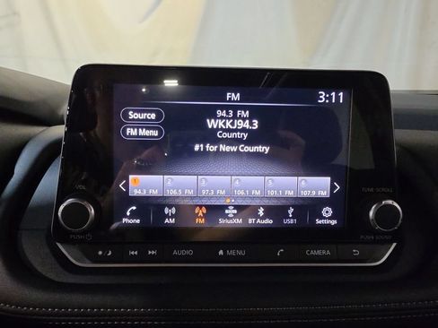Used 2024 Nissan Rogue SV w/ SV Premium Package AWD/4WD image 12