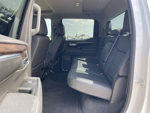 Used 2024 GMC Sierra 1500 SLT image 17