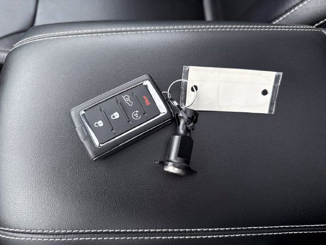 Used 2023 Jeep Grand Cherokee 4WD 4xe image 30