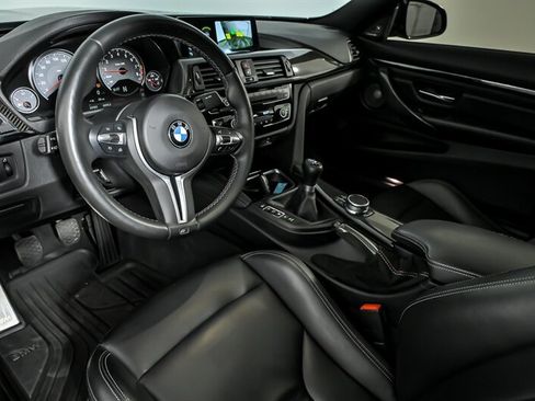 Used 2020 BMW M4 Coupe w/ Executive Package RWD image 16