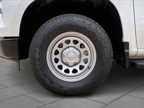 Used 2026 Chevrolet Silverado 1500 W/T w/ WT Value Package AWD/4WD image 9