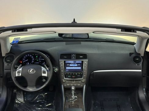 Used 2011 Lexus IS 250C w/ Luxury Pkg RWD image 19