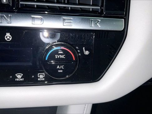 New 2026 Nissan Pathfinder SL AWD/4WD image 42