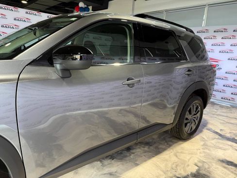 Used 2026 Nissan Pathfinder SV FWD image 5