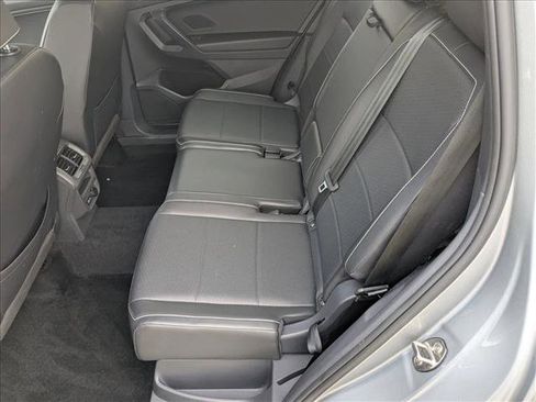 Used 2021 Volkswagen Tiguan SE R-Line image 21
