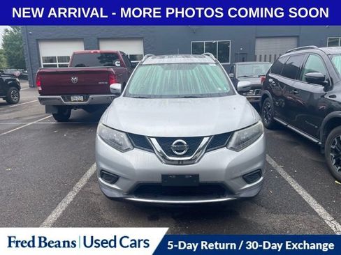 Used 2016 Nissan Rogue SV w/ SV Moonroof Package AWD/4WD image 2