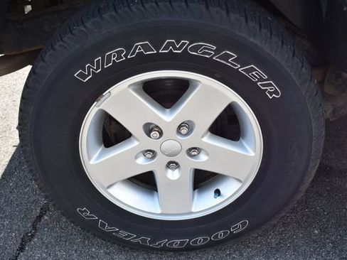 Used 2016 Jeep Wrangler Sport AWD/4WD image 26
