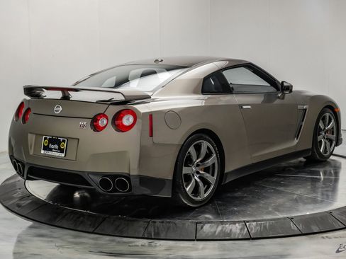 Used 2009 Nissan GT-R Premium AWD/4WD image 24