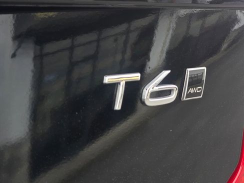 Used 2016 Volvo XC90 T6 Momentum w/ Momentum Plus Package AWD/4WD image 15