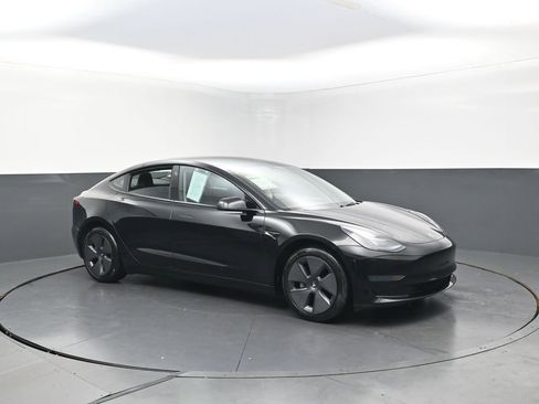 Used 2023 Tesla Model 3 Standard Range image 8