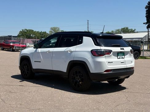 Used 2022 Jeep Compass Latitude w/ Convenience Group AWD/4WD image 6