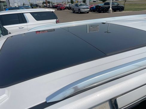 Used 2025 GMC Yukon XL Denali w/ Denali Reserve Package AWD/4WD image 28