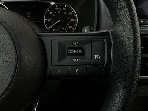 Used 2023 Nissan Rogue S image 33