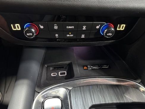 Used 2023 Buick Enclave Essence FWD image 22