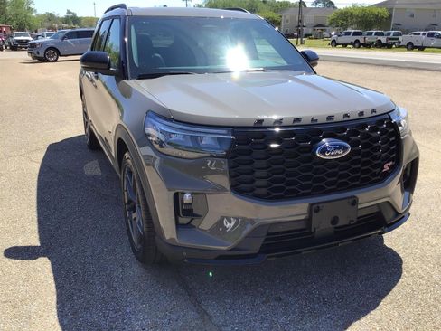 New 2026 Ford Explorer ST w/ Sun And Sound Package AWD/4WD image 7