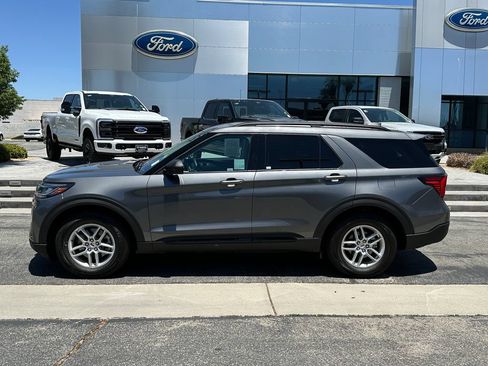Certified 2026 Ford Explorer Active w/ Active Comfort Package RWD image 3