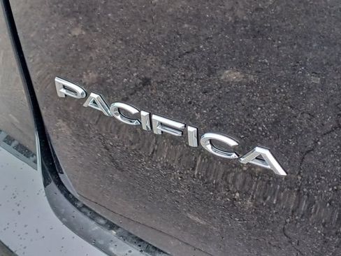 New 2027 Chrysler Pacifica Select AWD/4WD image 7