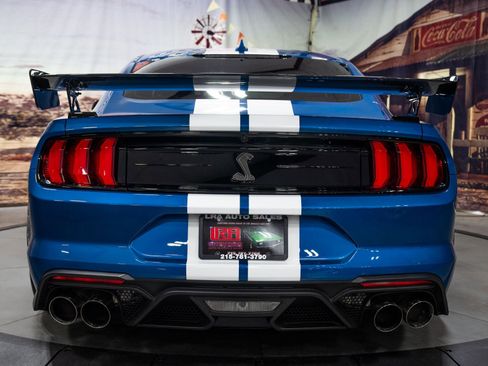 Used 2020 Ford Mustang Shelby GT500 w/ Carbon Fiber Track Pack RWD image 4