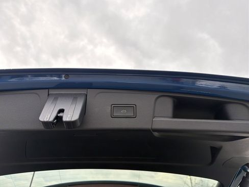 Used 2025 Volkswagen Atlas SEL image 16