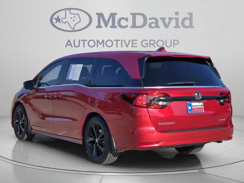 Used 2023 Honda Odyssey Sport image 4