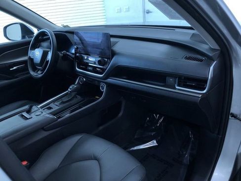 Certified 2025 Toyota Grand Highlander AWD image 25