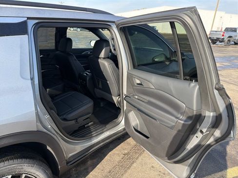 New 2026 Chevrolet Traverse LT image 28