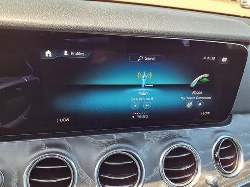 Used 2021 Mercedes-Benz E 350 4MATIC Sedan image 4