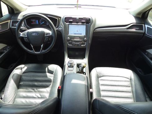 Used 2020 Ford Fusion SE w/ Equipment Group 151A FWD image 29