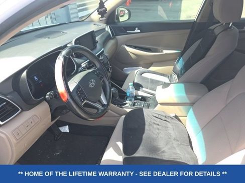 Used 2021 Hyundai Tucson SE FWD image 2