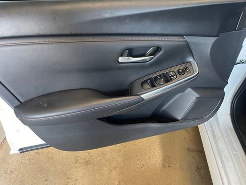 Certified 2023 Nissan Sentra SR w/ Electronics Package FWD image 9