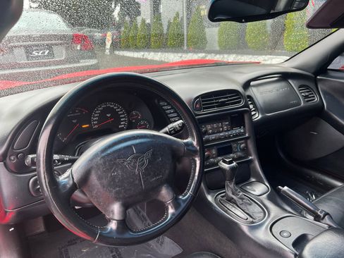 Used 1997 Chevrolet Corvette Coupe w/ Performance Handling Pkg image 16