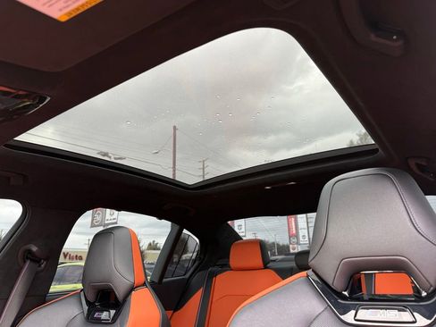 Used 2025 BMW M5 w/ Executive Package image 26